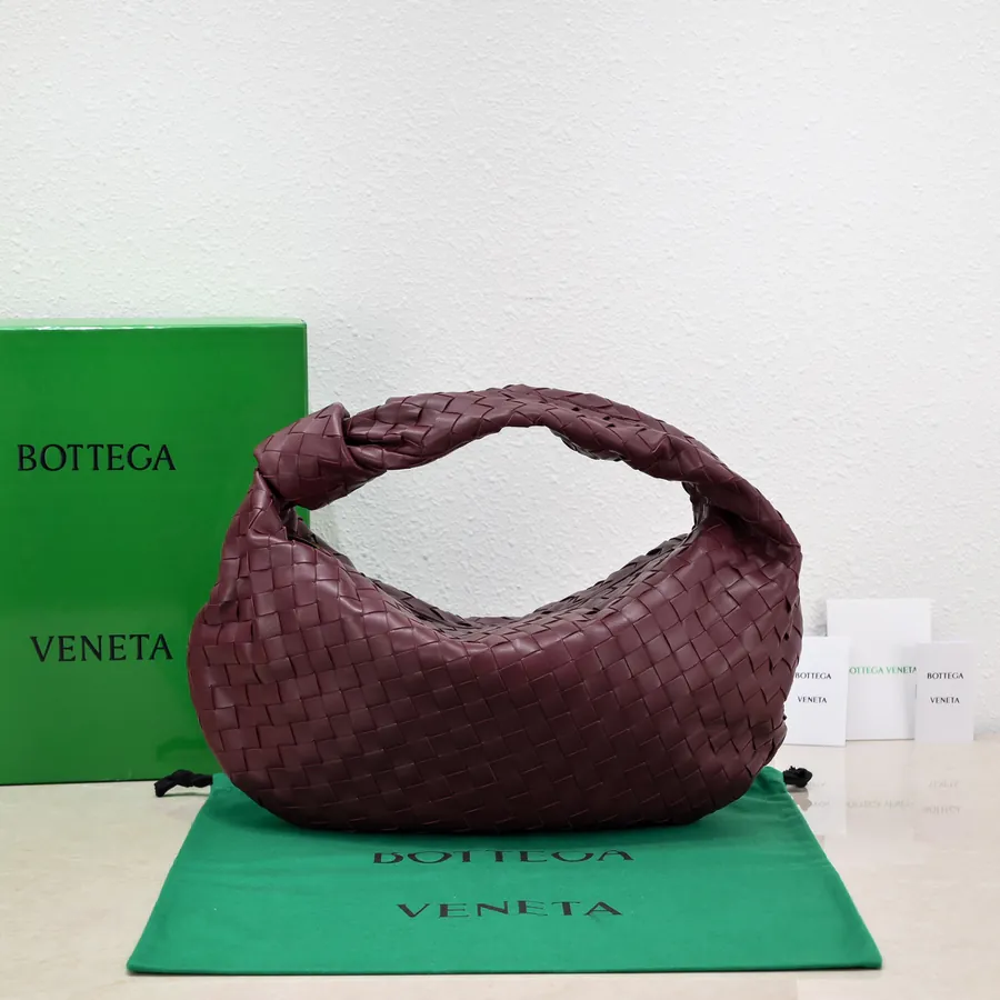 Large Arco Bucket Bag in Grained Calfskin