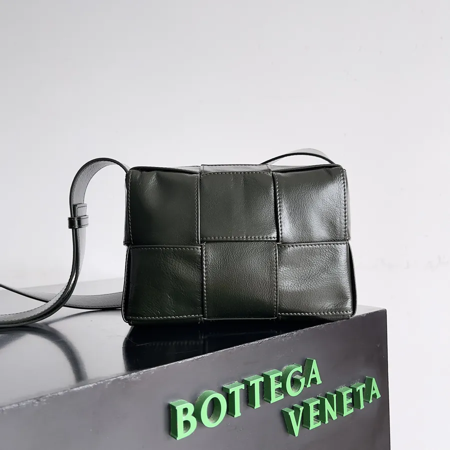 BOTTEGA VENETA Mini Cassette Timeless Design