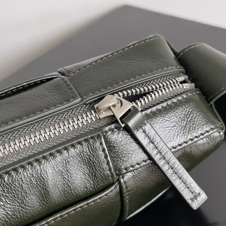 BOTTEGA VENETA Mini Cassette Timeless Design