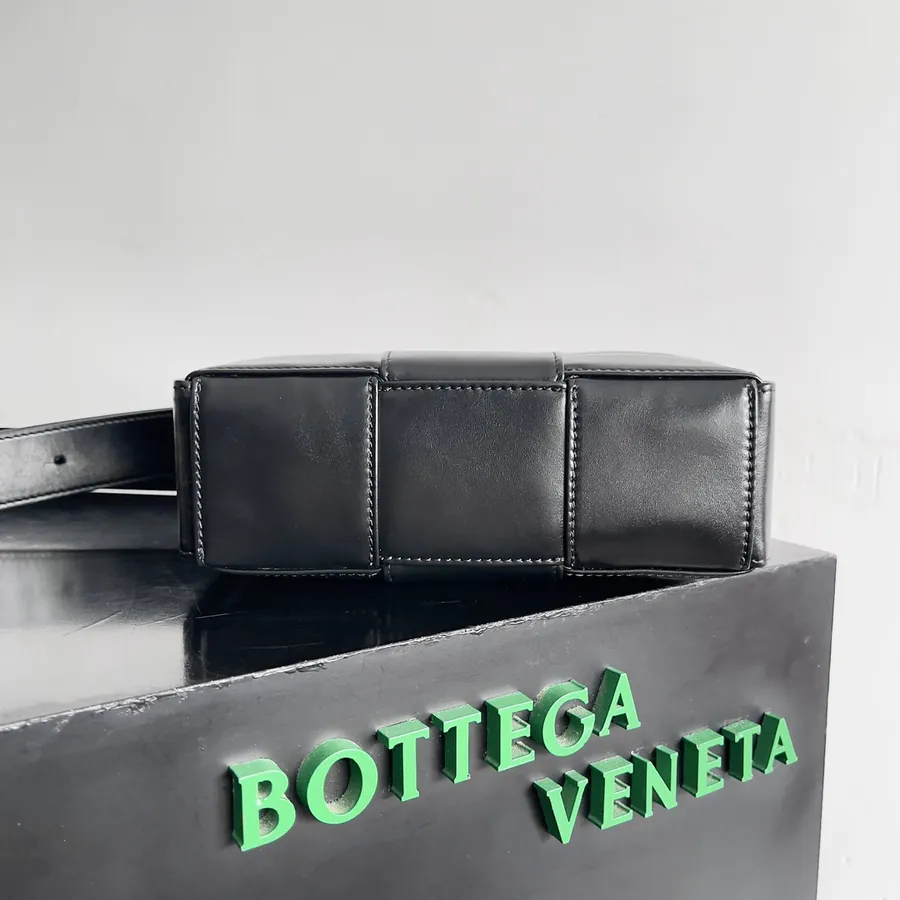 BOTTEGA VENETA Mini Cassette Stylish and Sophisticated Design
