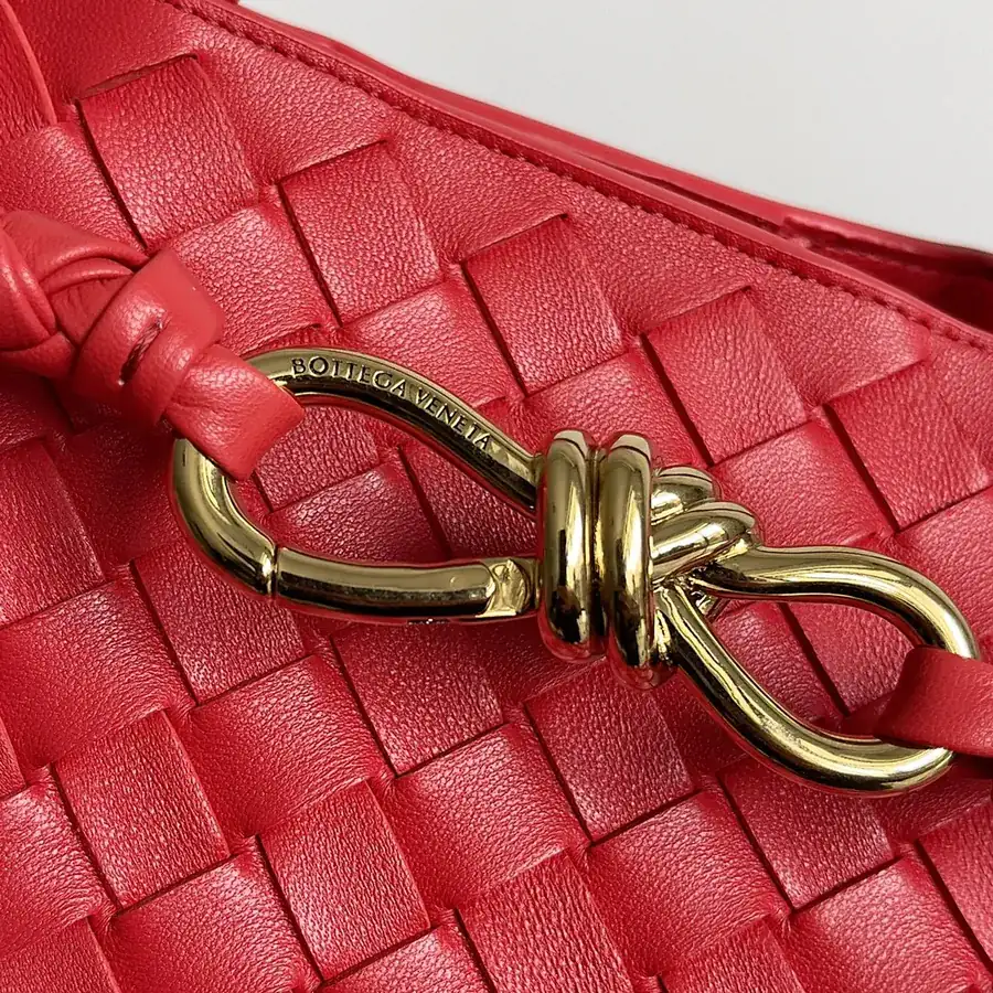 Bottega Veneta 2023 New Andiamo Bucket Bag
