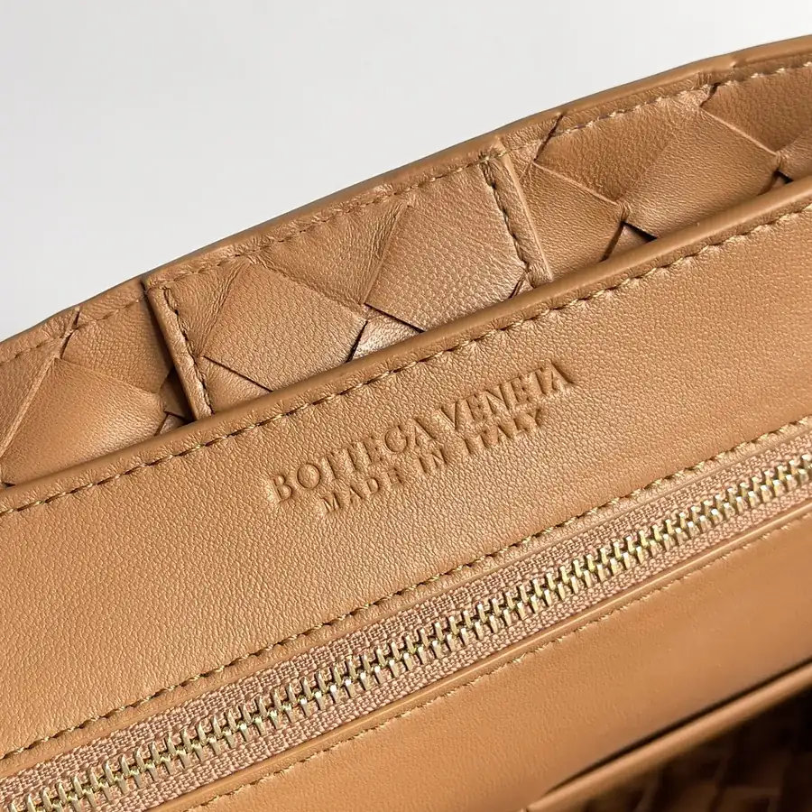 Bottega Veneta 2023 New Andiamo Bucket Bag
