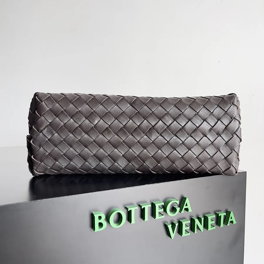 Bottega Veneta 2023 New Andiamo Bucket Bag