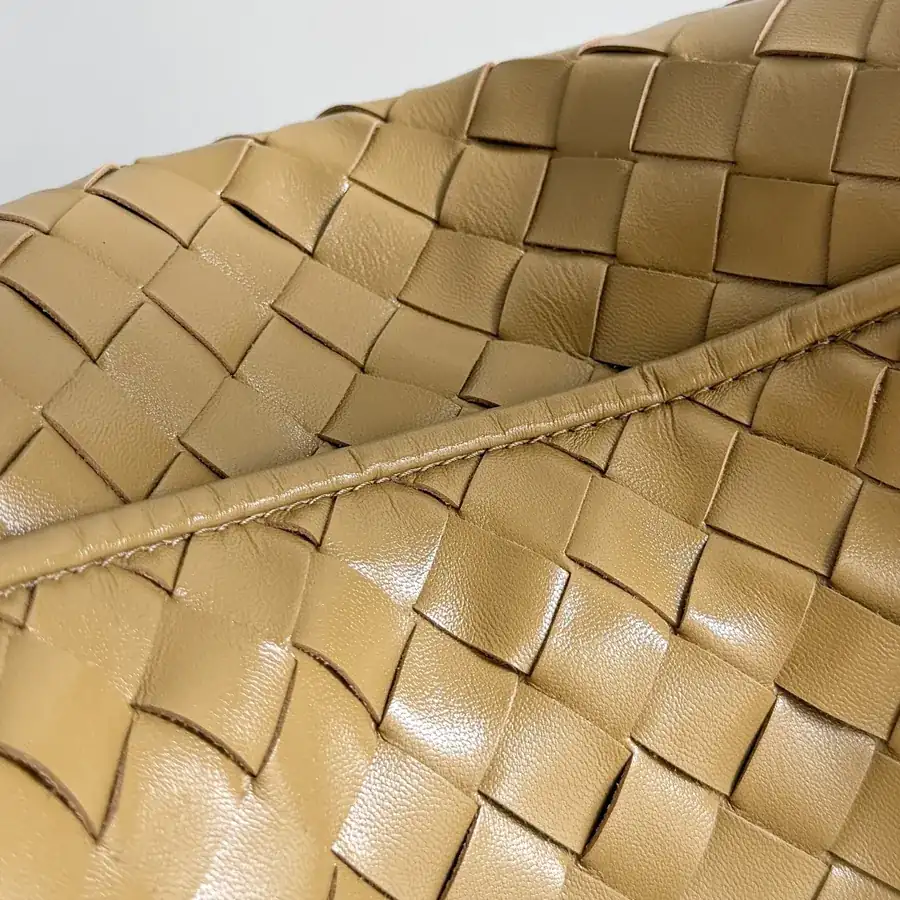 Bottega Veneta Hop Tote Seamless Design, Grained Calfskin