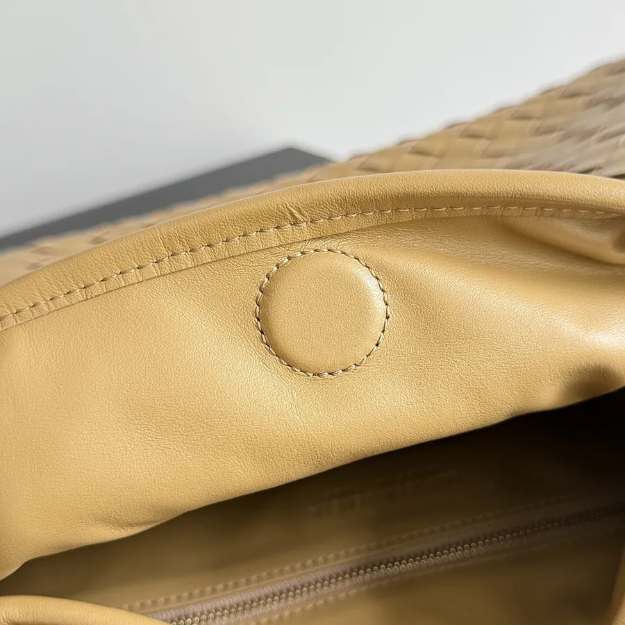 Bottega Veneta Hop Tote Seamless Design, Grained Calfskin