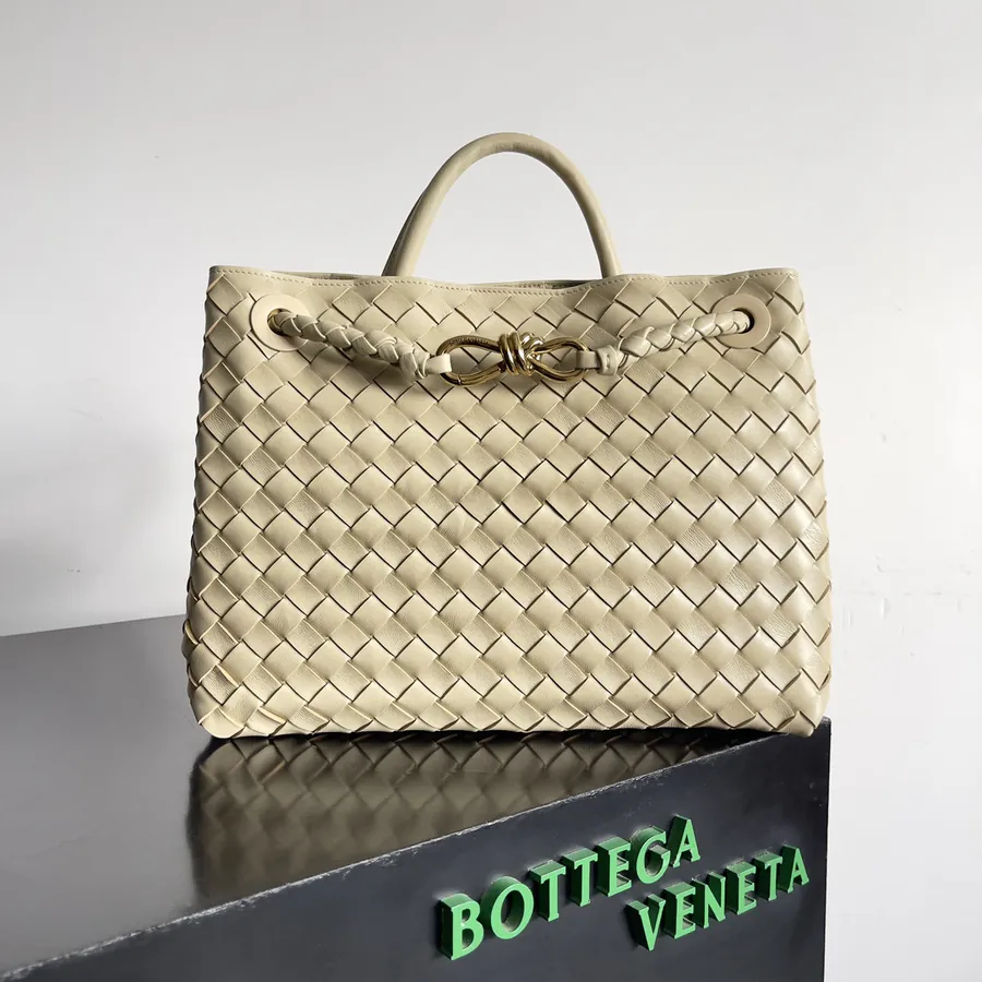 Bottega Veneta 2023 New Andiamo Bucket Bag
