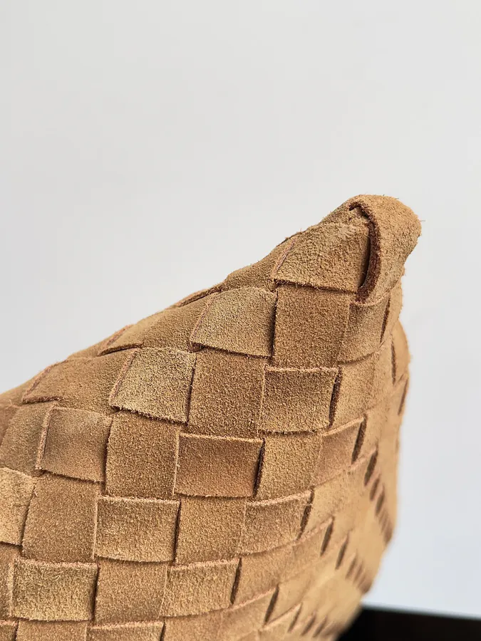 Bottega Veneta Hop Tote Seamless Design