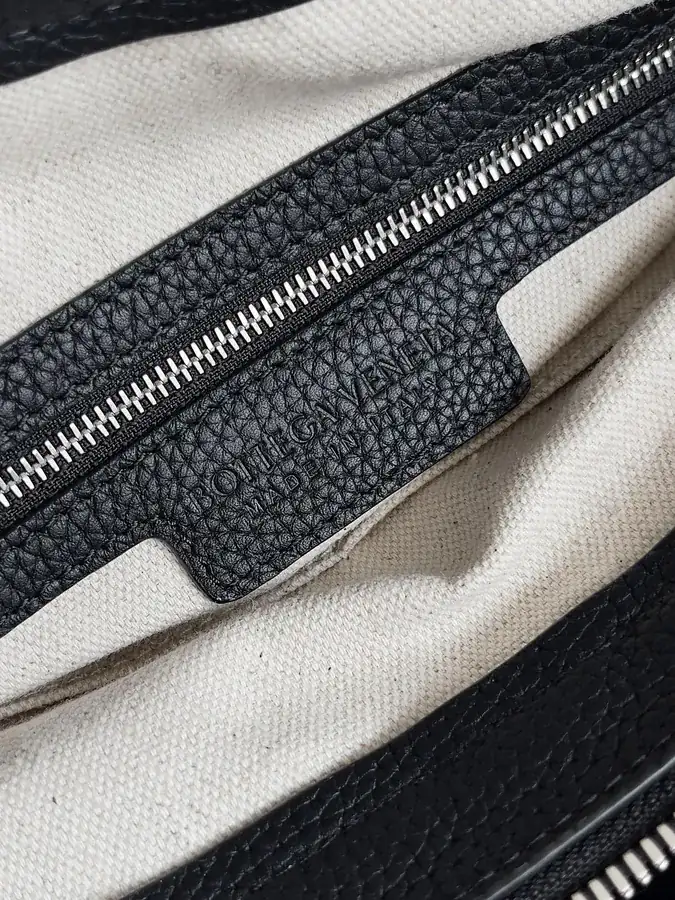 BOTTEGA VENETA Diago Hobo Bag in Grained Calfskin