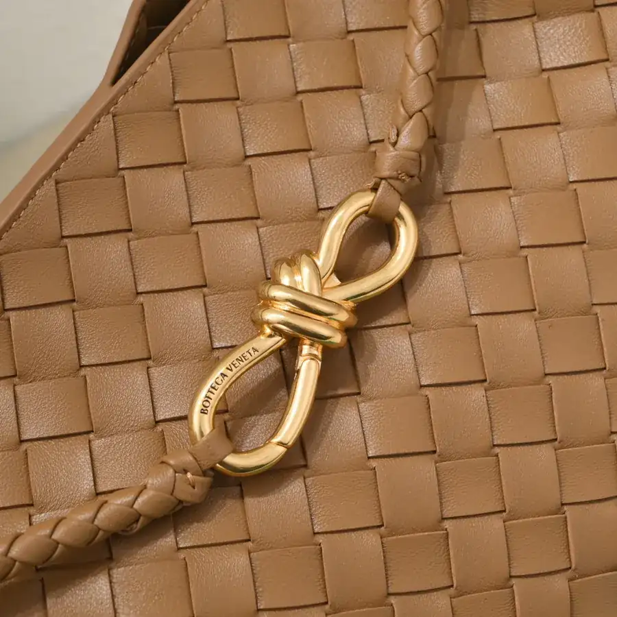 Bottega Veneta 2023 New Andiamo Bucket Bag