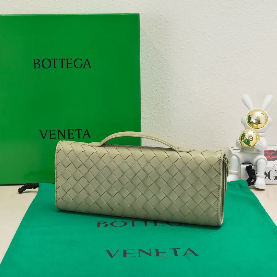 BV Andiamo Evening Handbag, Timeless Design and Sophisticated Elegance