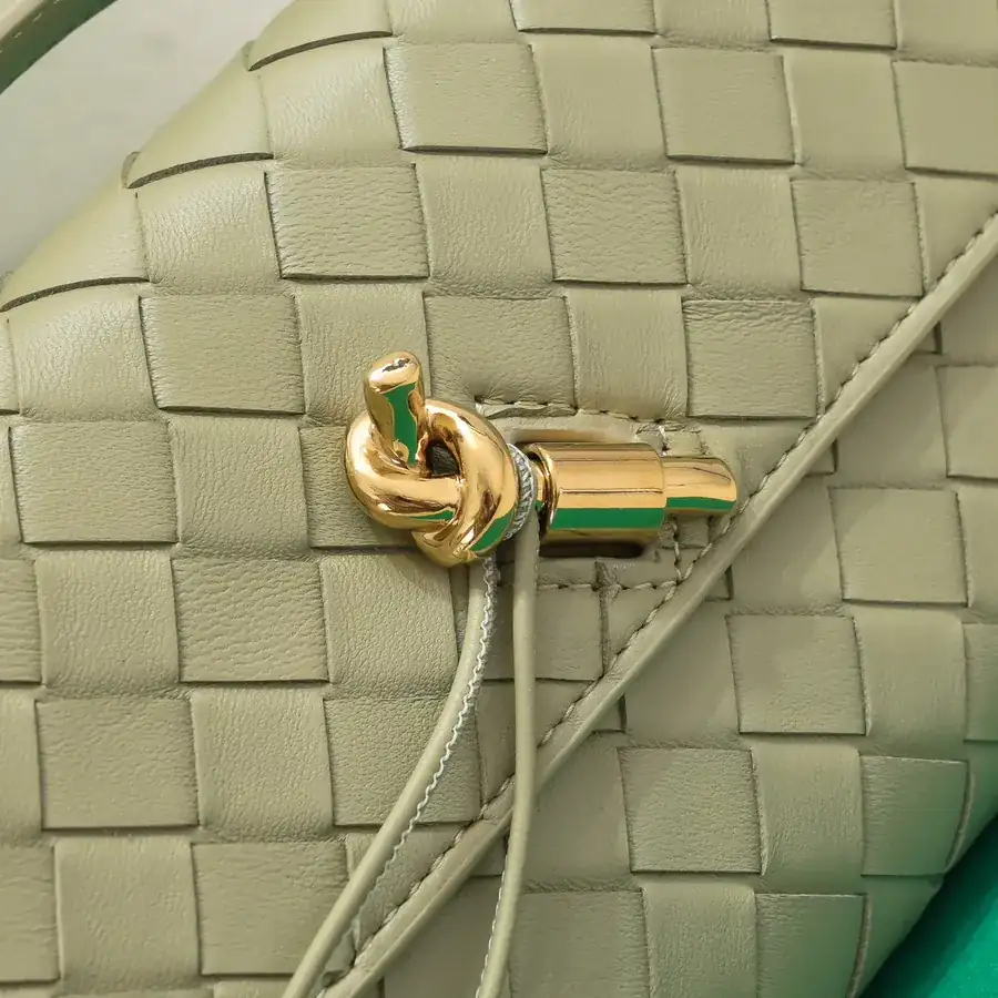 BV Andiamo Evening Handbag, Timeless Design and Sophisticated Elegance