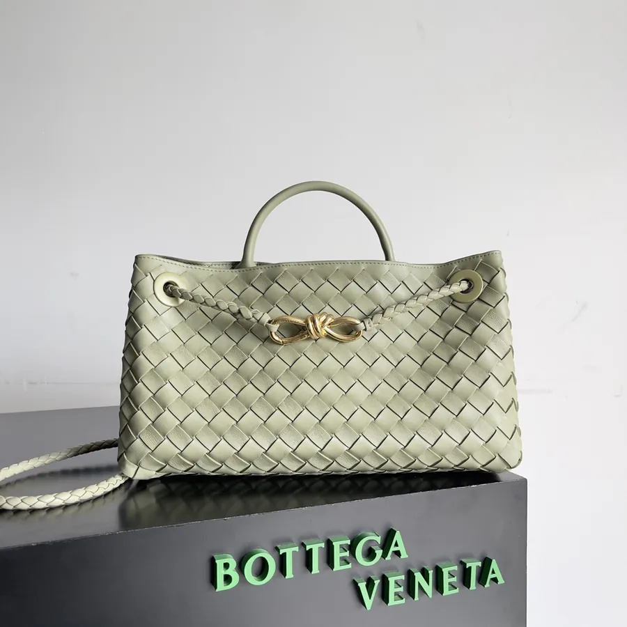 Andiamo Crossbody