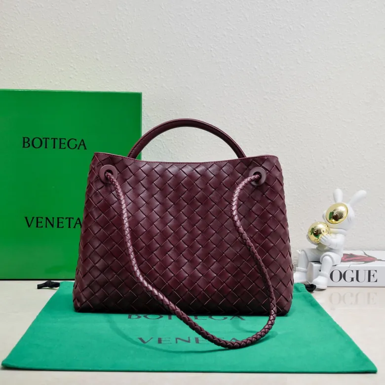 Bottega Veneta 2023 New Andiamo Bucket Bag
