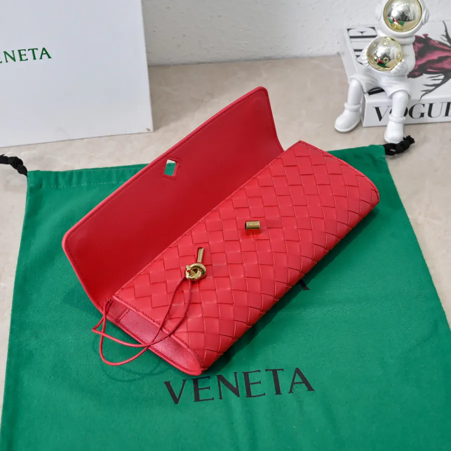 BV Andiamo Evening Clutch, A Must Have for the Discerning Fashionista