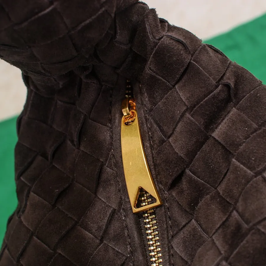 Jodie Bucket Bag in Grained Goat Leather