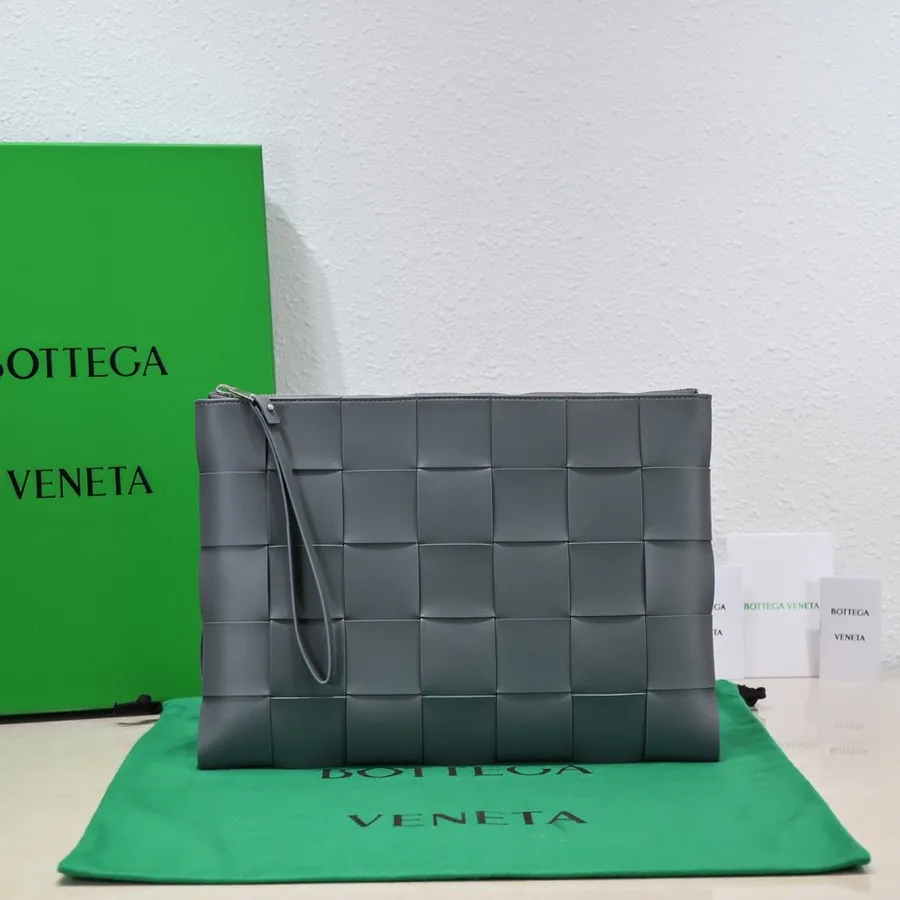 Batch 680 Bv 2022 New Large Woven Leather Handbag
