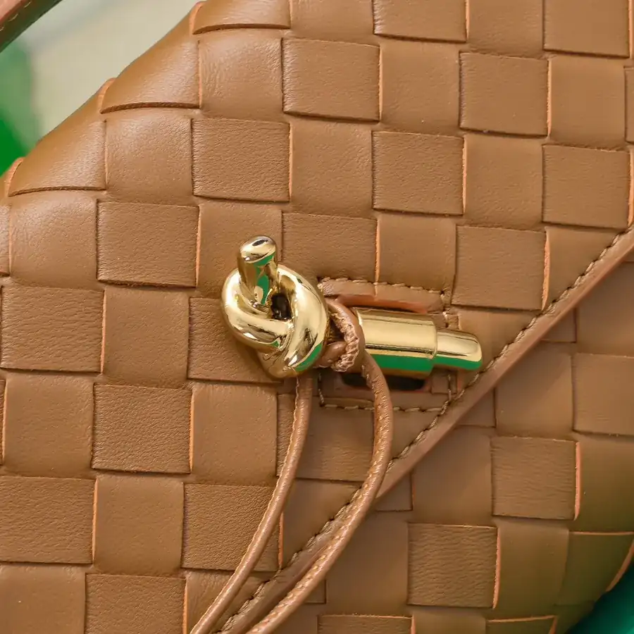 BV Andiamo Evening Handbag, A Must Have for the Discerning Fashionista