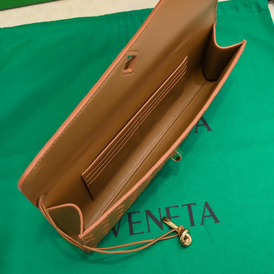 BV Andiamo Evening Handbag, A Must Have for the Discerning Fashionista