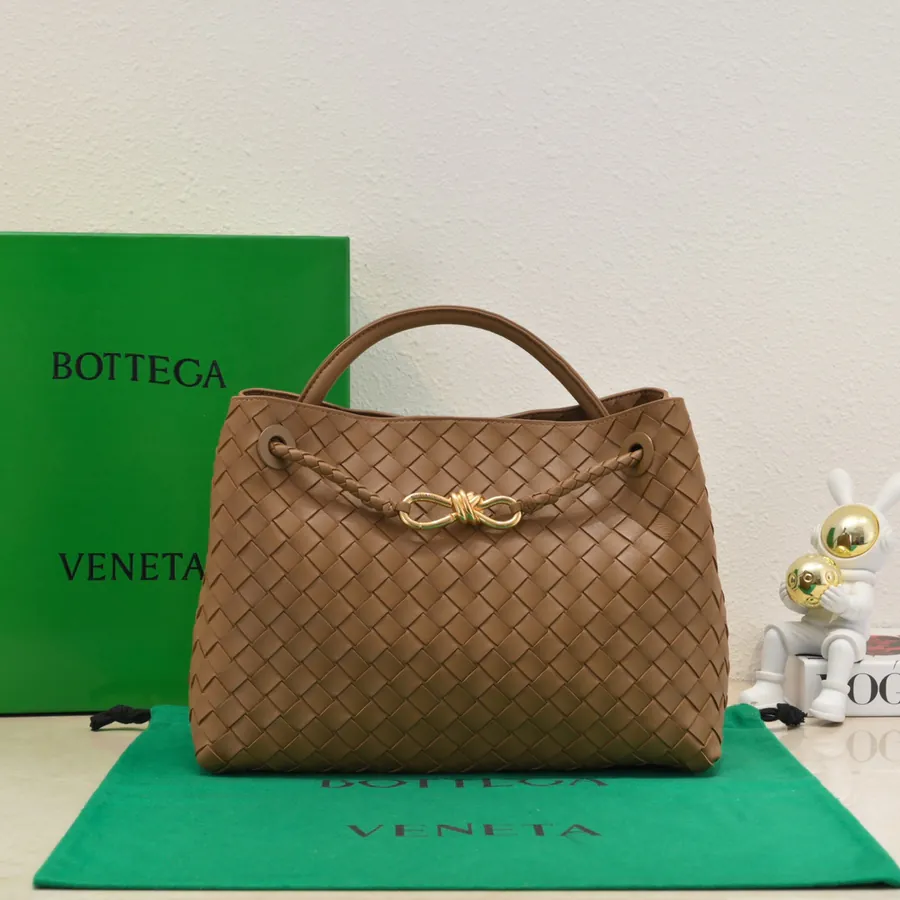 Bottega Veneta 2023 New Andiamo Bucket Bag