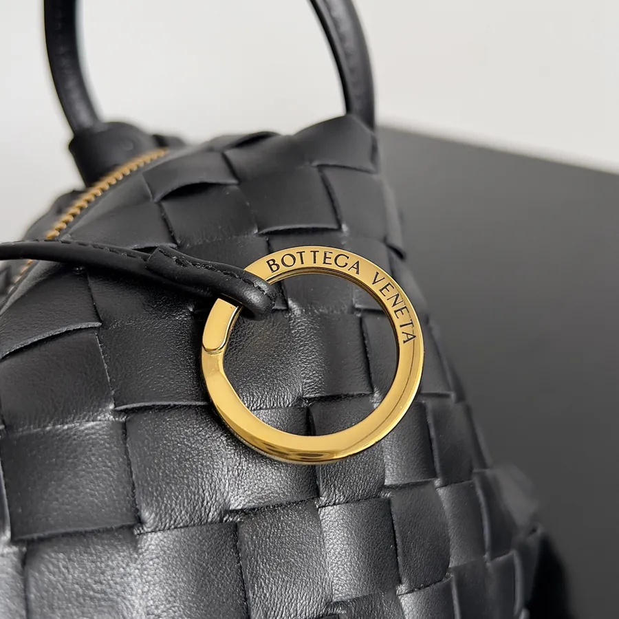 BOTTEGA VENETA 2024 New Loop Minimalist Design, Versatile Carry