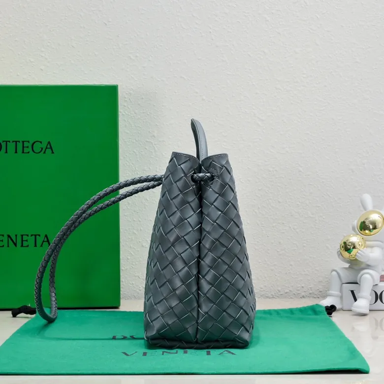 Bottega Veneta 2023 New Andiamo Bucket Bag