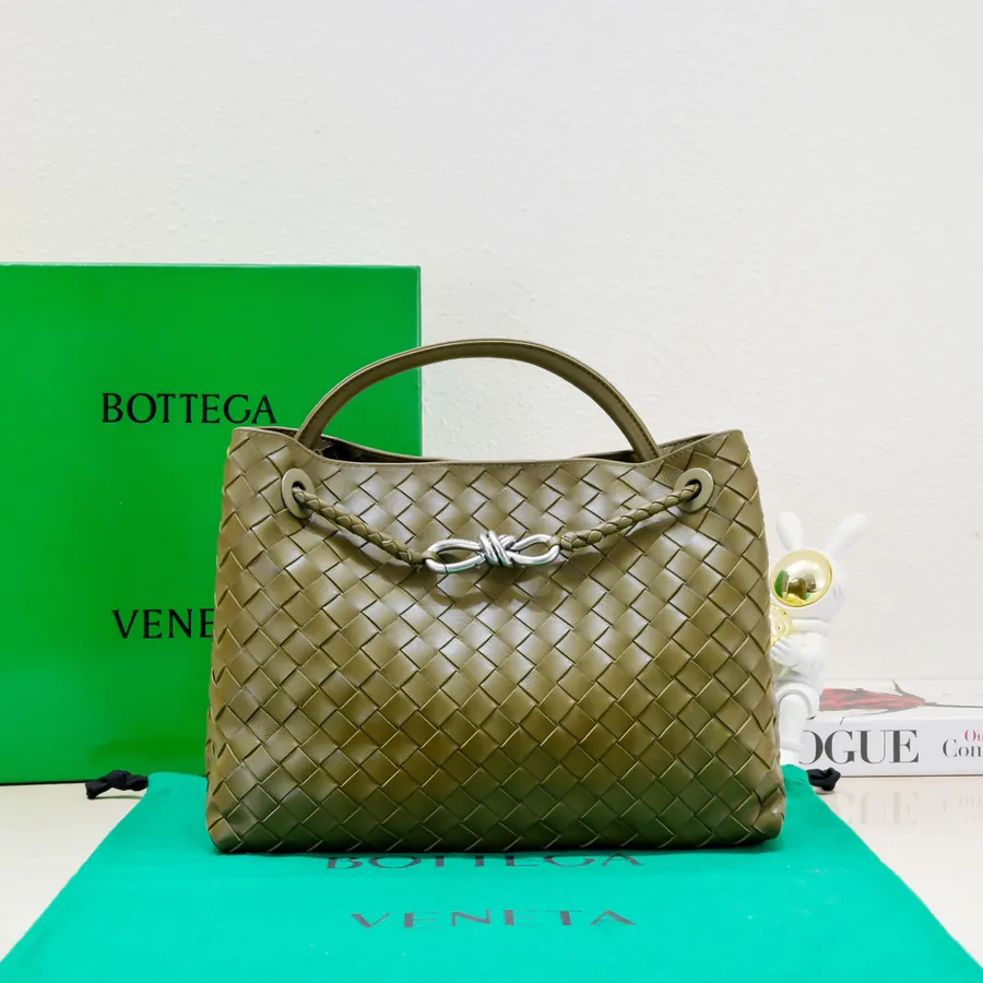 Bottega Veneta 2023 New Andiamo Bucket Bag