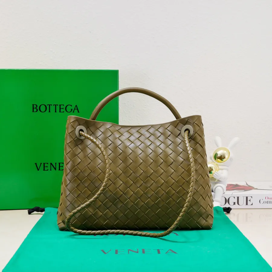 Bottega Veneta 2023 New Andiamo Bucket Bag