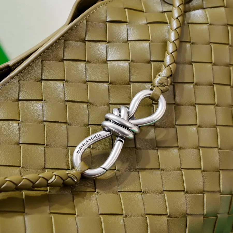 Bottega Veneta 2023 New Andiamo Bucket Bag