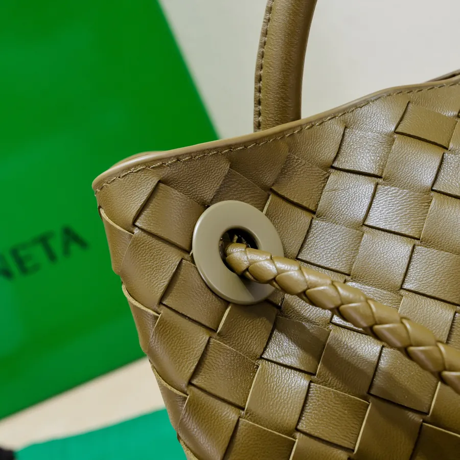 Bottega Veneta 2023 New Andiamo Bucket Bag