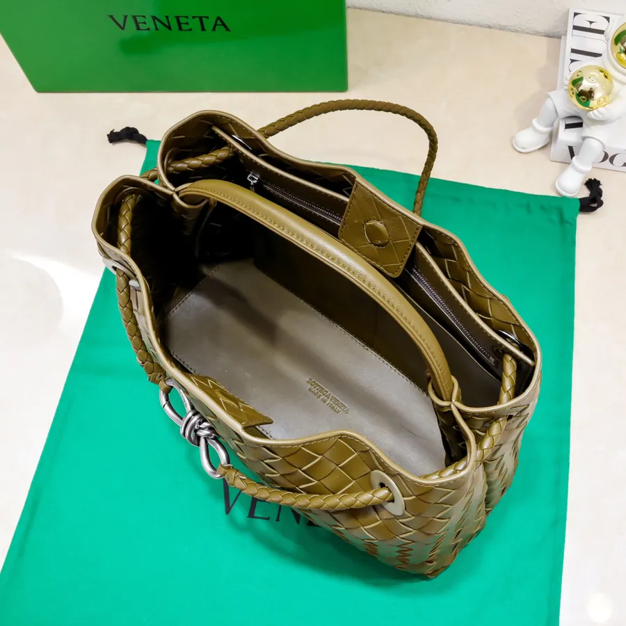 Bottega Veneta 2023 New Andiamo Bucket Bag
