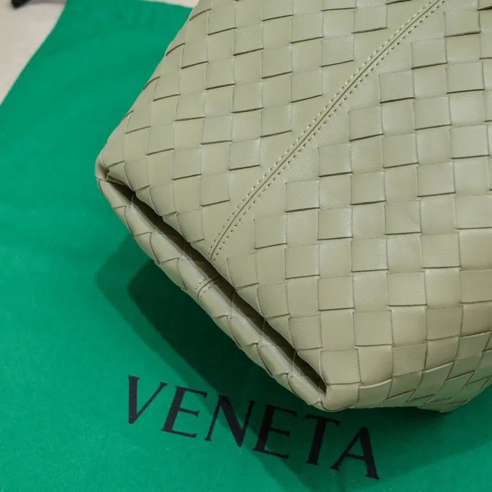 Bv Flip Flap Tote Minimalist Tote Design with Classic Leather Weave