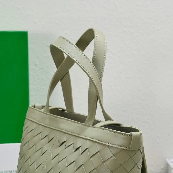 Bv Flip Flap Tote Minimalist Tote Design with Classic Leather Weave