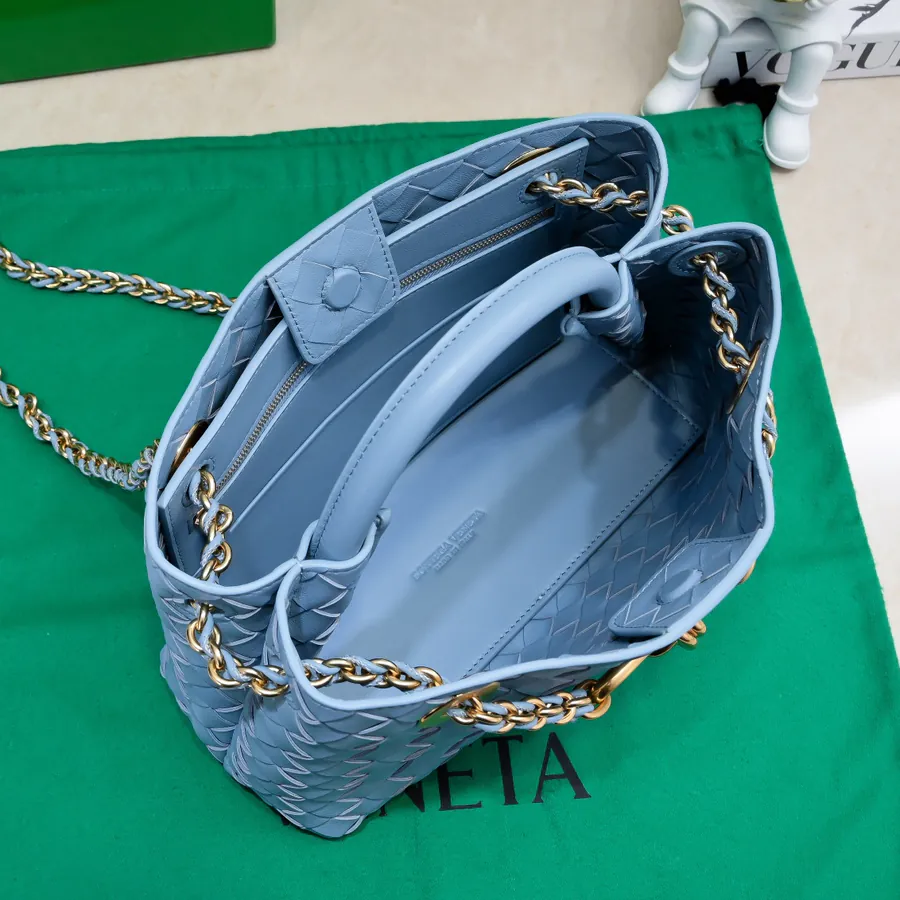 BOTTEGA VENETA Andiamo Small Chain Bag