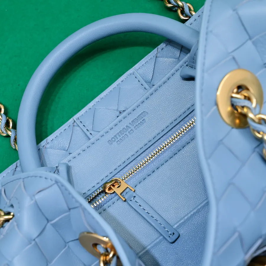 BOTTEGA VENETA Andiamo Small Chain Bag