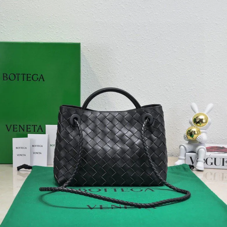 Intrecciato编织皮革小号手提包