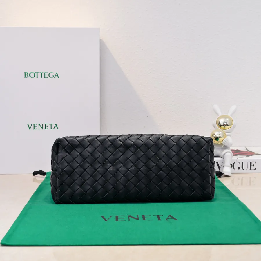 BOTTEGA VENETA Andiamo Small Chain Bag