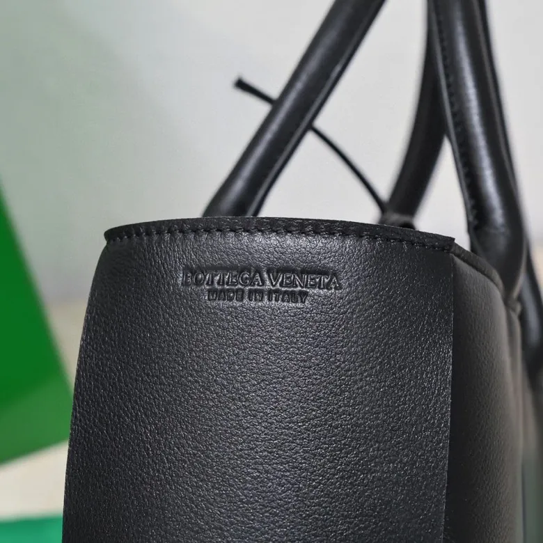 Arco Tote in Grained Calfskin, SLIP Handbag