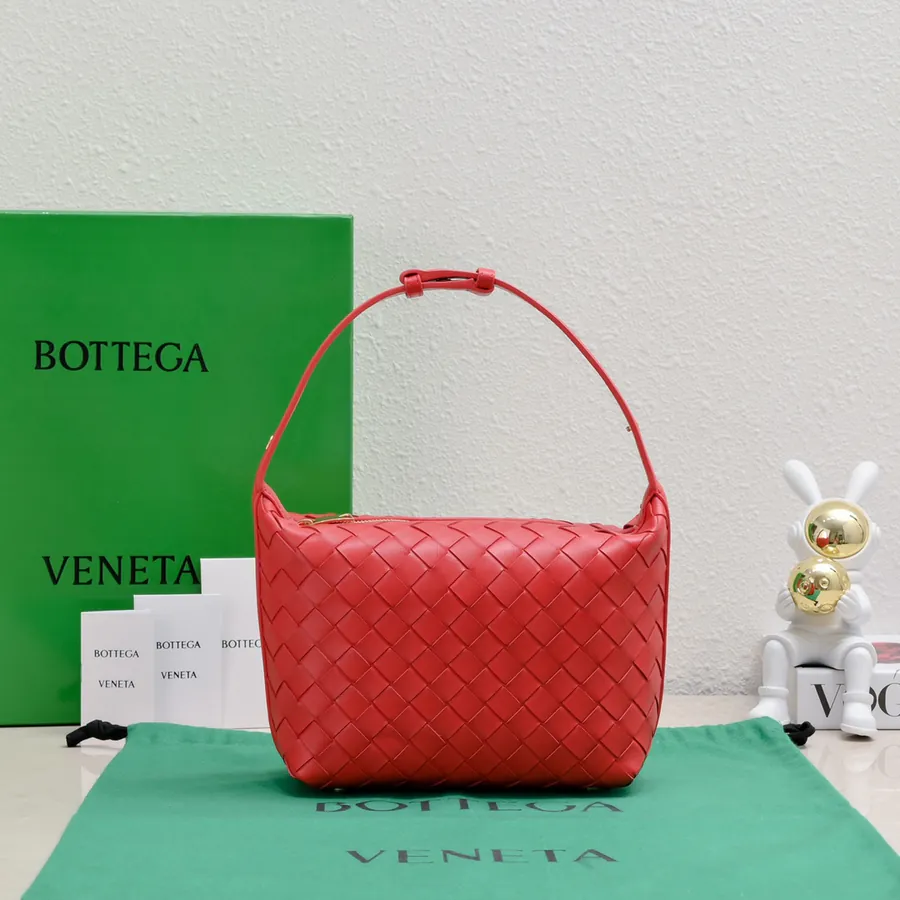 Bottega Veneta Shoulder Lunch Bag