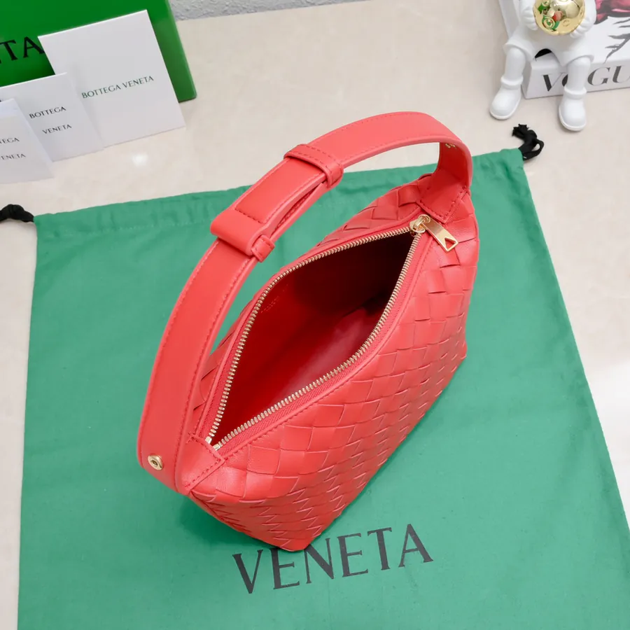 Bottega Veneta Shoulder Lunch Bag
