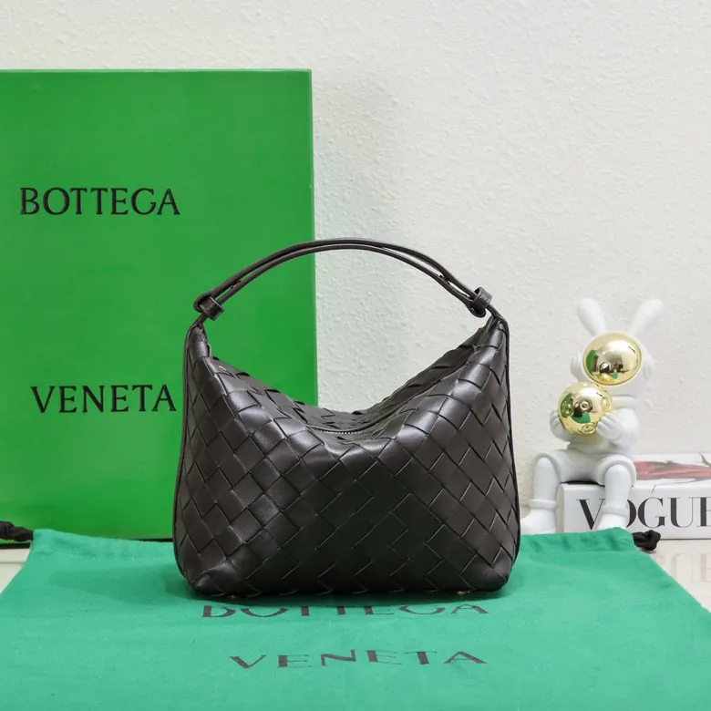 BvWallace Shoulder Lunch Tote Intrecciato Crafted, Happa Lambskin