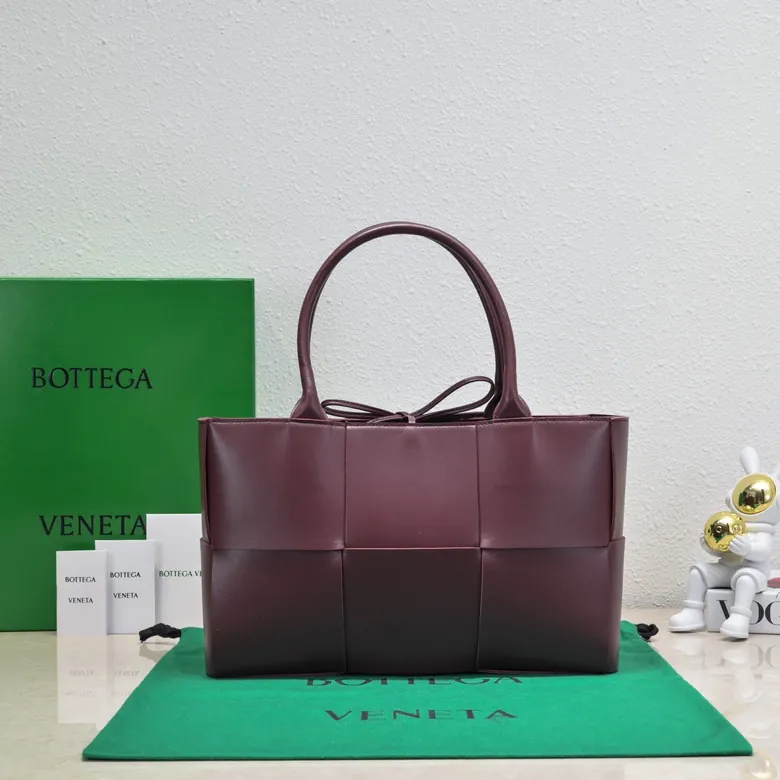 Arco Large Tote Handbag with Grained Calfskin and Inner Calfskin SLIP