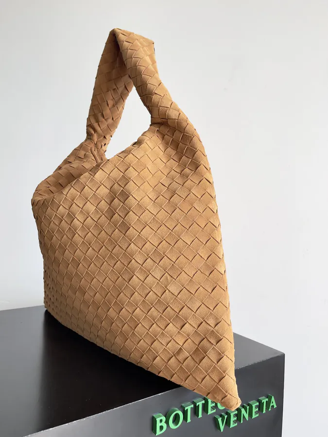 Bottega Veneta Hop Tote Seamless Design, Grained Calfskin