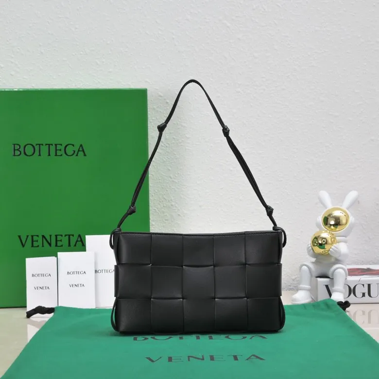 BV 2023 Cassette Crossbody Bag