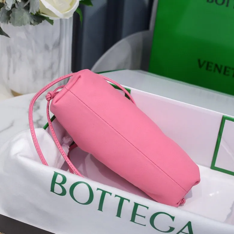 Bottega Veneta Pouch Pouch in Soft Grained Calfskin