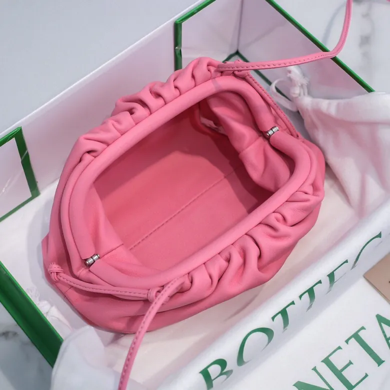 Bottega Veneta Pouch Pouch in Soft Grained Calfskin