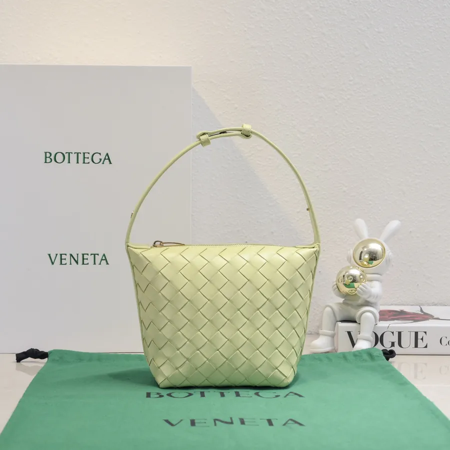 Bottega Veneta Intrecciato Wrist Friendly Lunch Bag