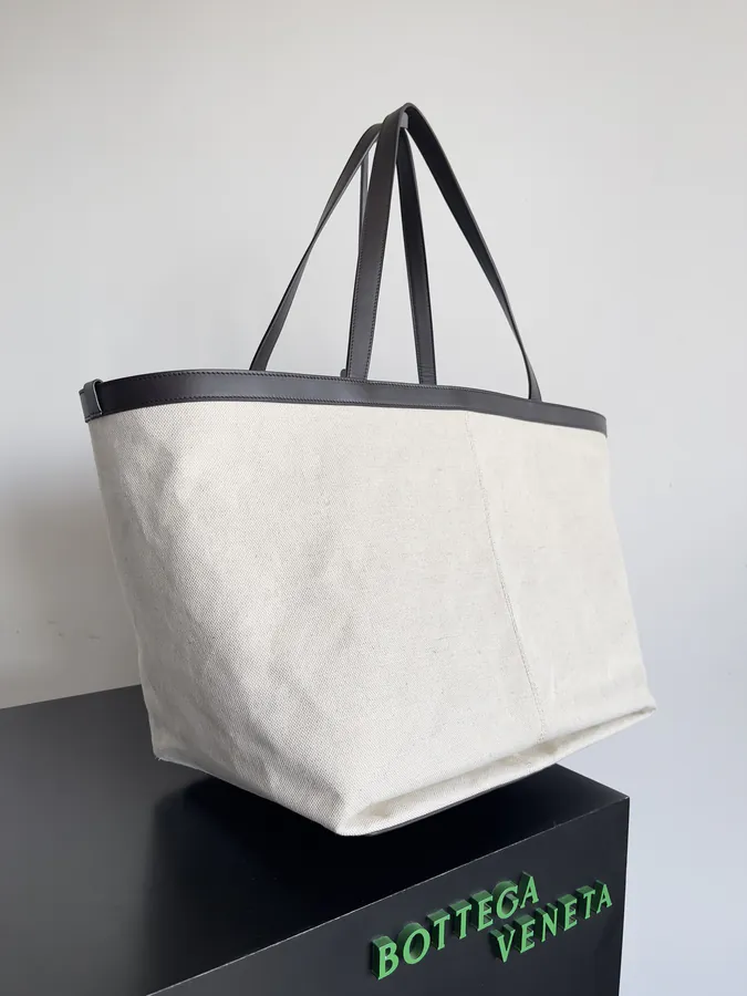 BV 2023 Early Autumn Tote Bag Flip Flap