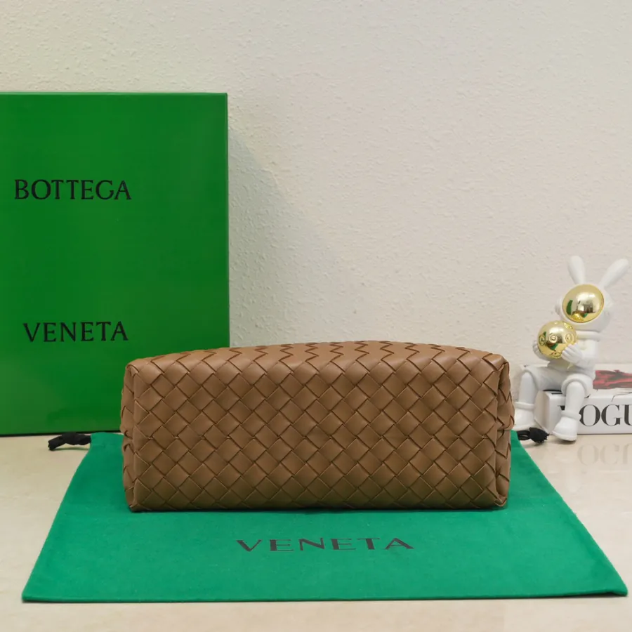 Bottega Veneta 2023 New Andiamo Bucket Bag