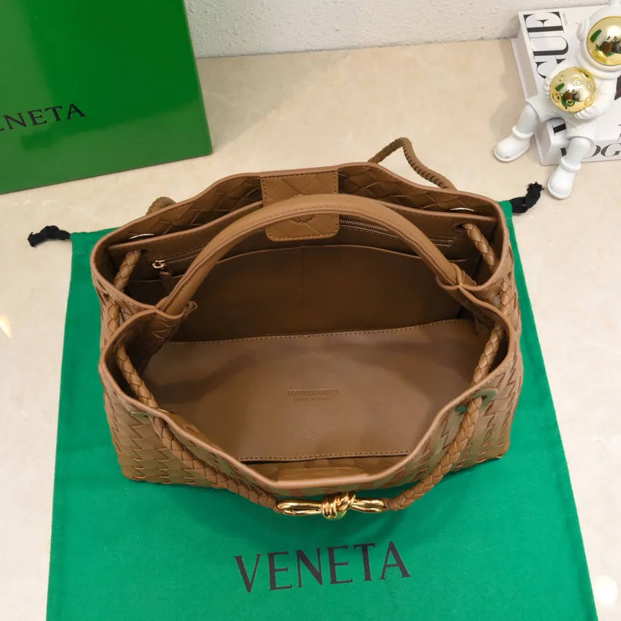 Bottega Veneta 2023 New Andiamo Bucket Bag