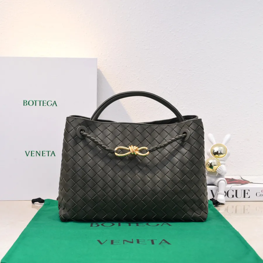 Bottega Veneta 2023 New Andiamo Bucket Bag